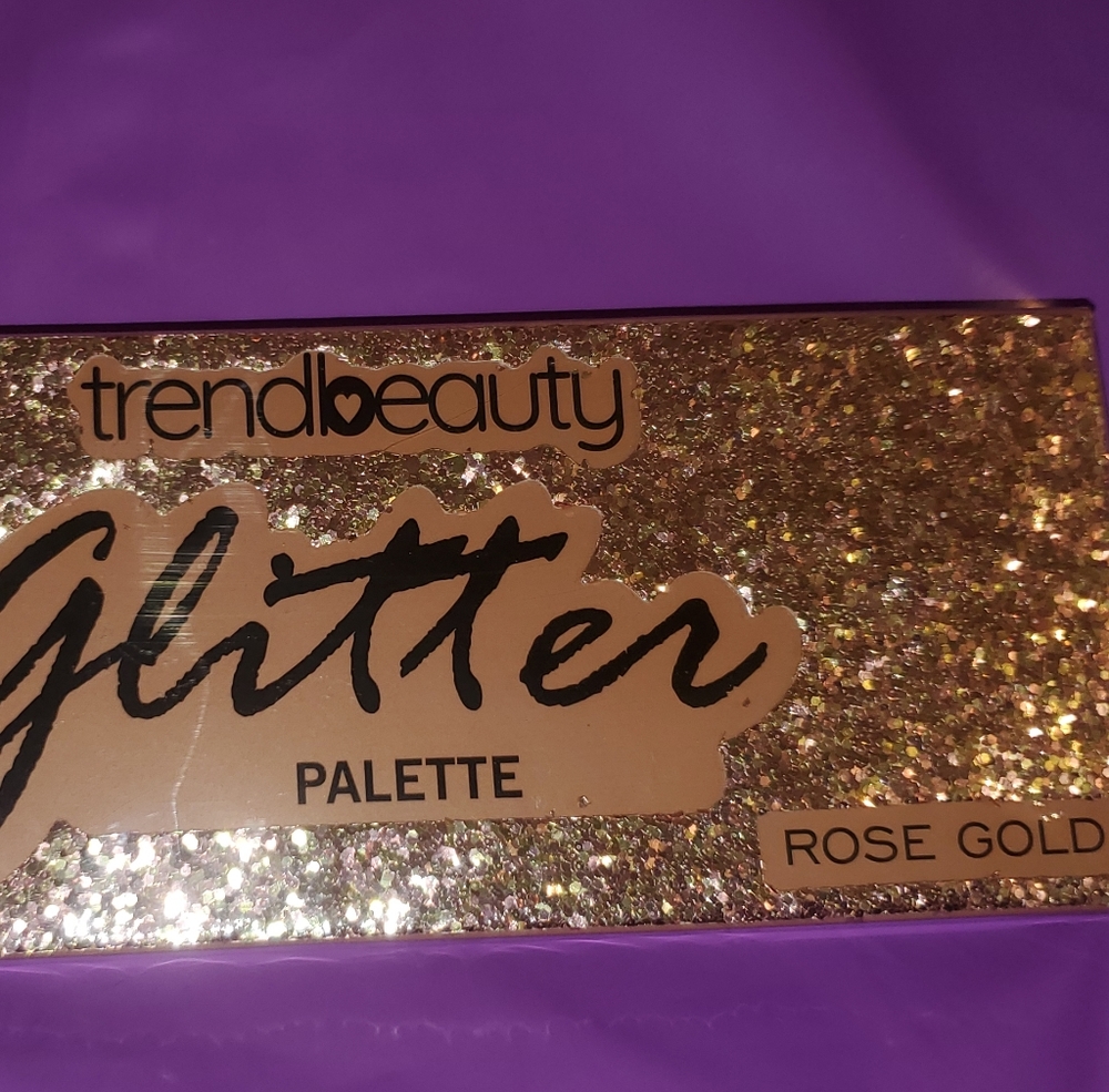 *New* Trend Beauty glitter palette (Rose Gold)